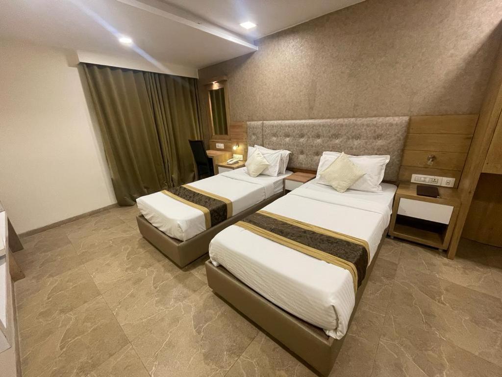 Hotel Grace Galaxy Bombay Eksteriør billede