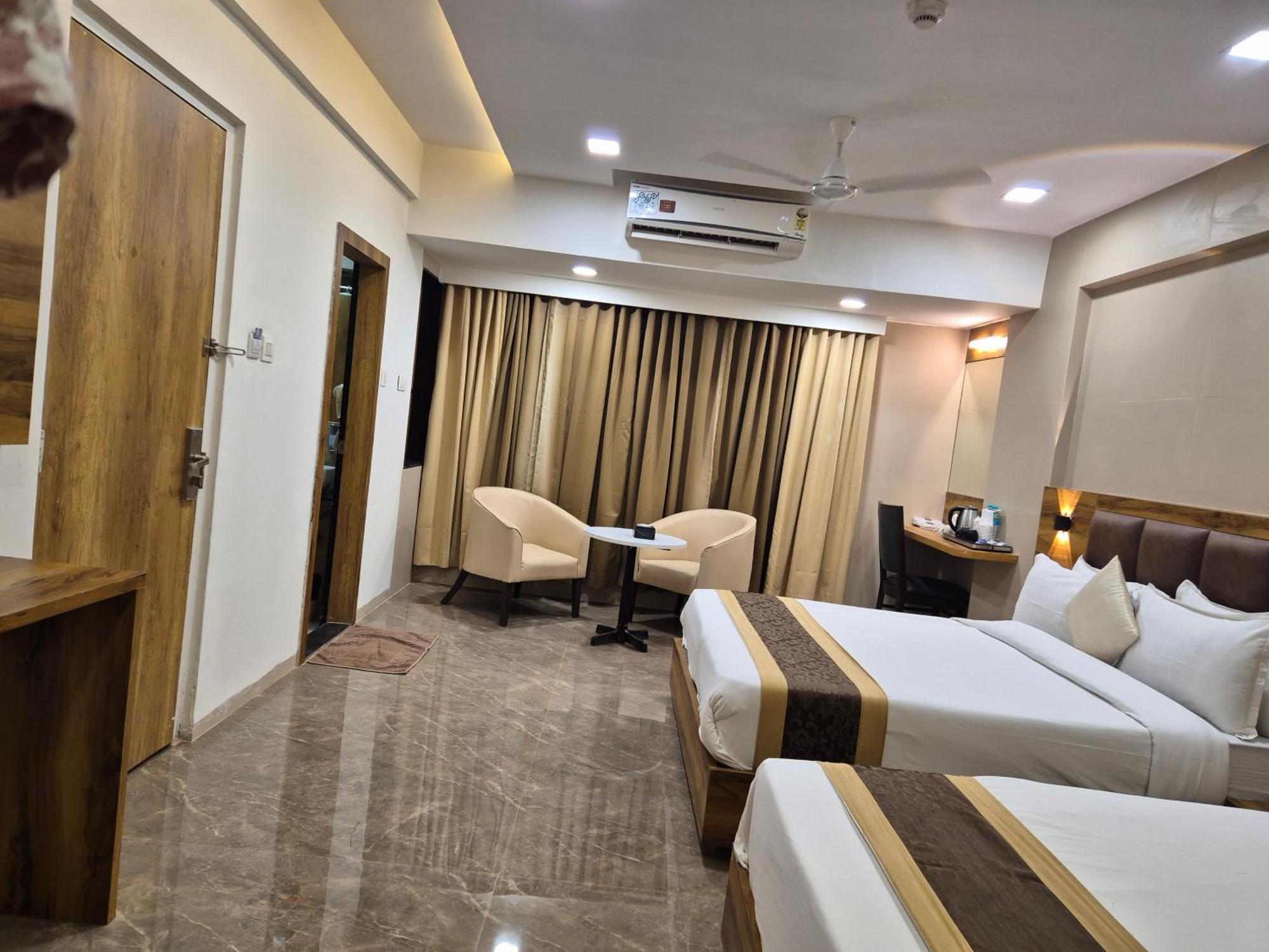 Hotel Grace Galaxy Bombay Eksteriør billede