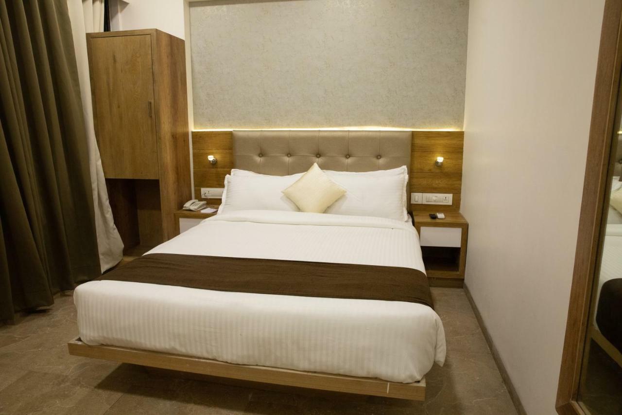 Hotel Grace Galaxy Bombay Eksteriør billede