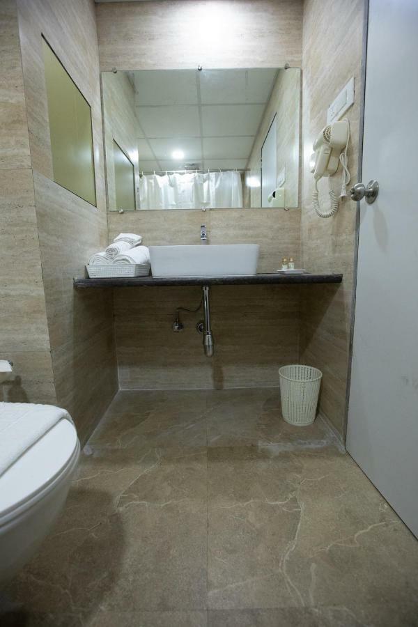 Hotel Grace Galaxy Bombay Eksteriør billede